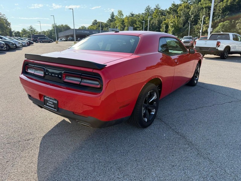 Dodge Challenger Vehicle Image 08