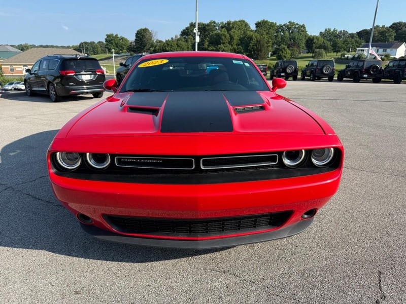 Dodge Challenger Vehicle Image 11