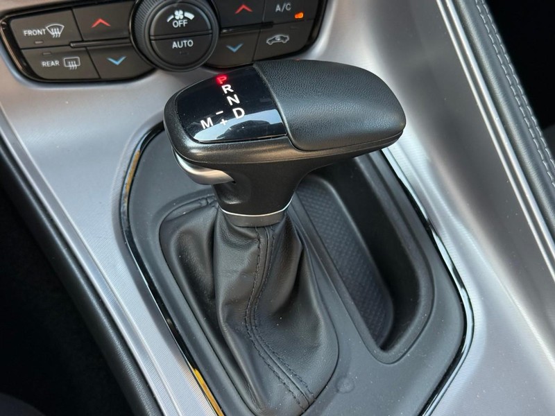 Dodge Challenger Vehicle Image 20
