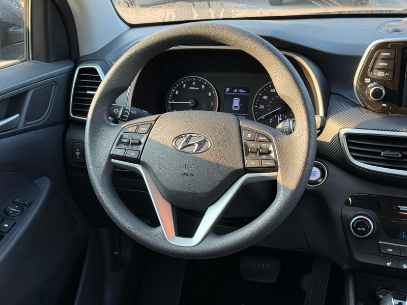 Hyundai Tucson Vehicle Image 15