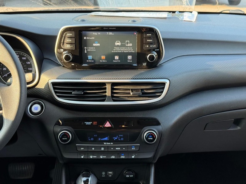 Hyundai Tucson Vehicle Image 16