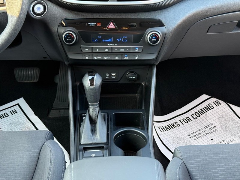 Hyundai Tucson Vehicle Image 18