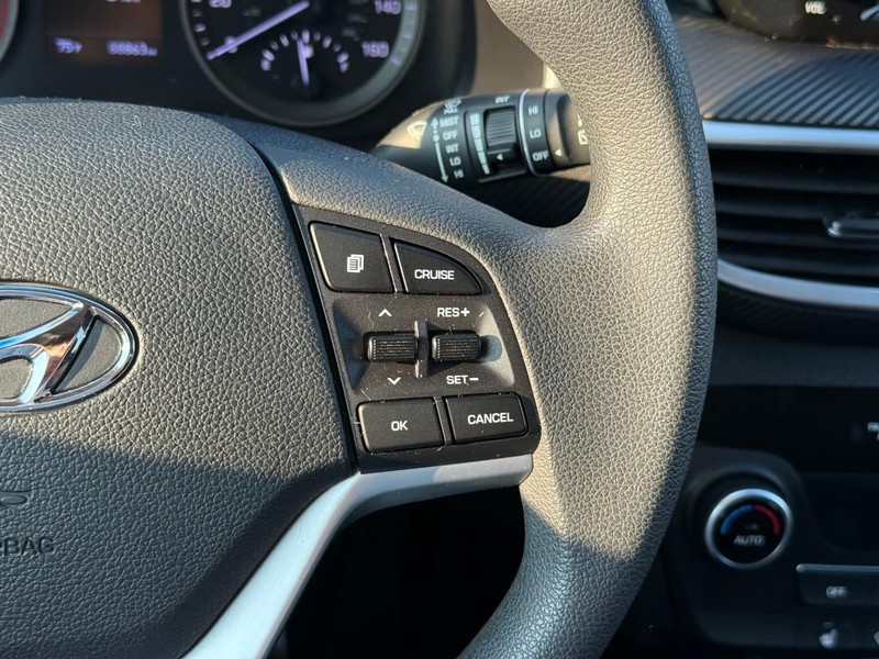 Hyundai Tucson Vehicle Image 24