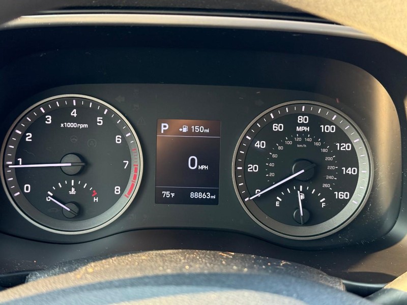 Hyundai Tucson Vehicle Image 25