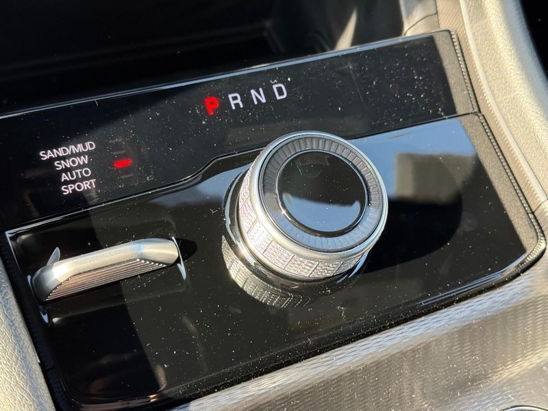 Jeep Grand Cherokee Vehicle Image 18