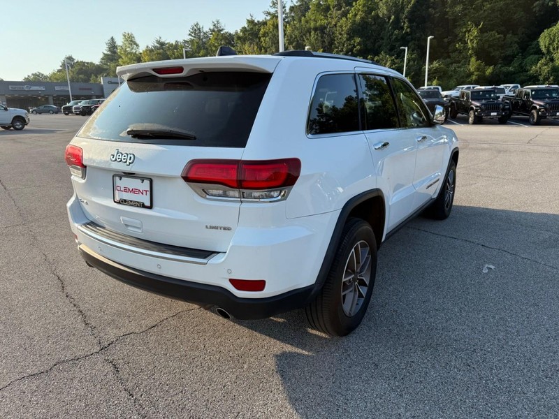 Jeep Grand Cherokee Vehicle Image 11