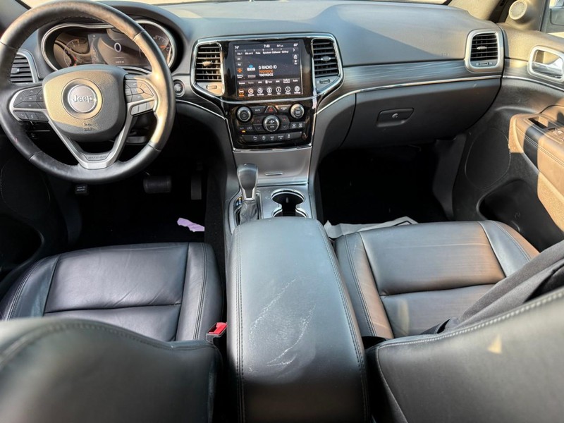 Jeep Grand Cherokee Vehicle Image 15