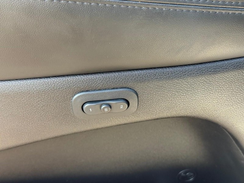 Jeep Grand Cherokee Vehicle Image 20
