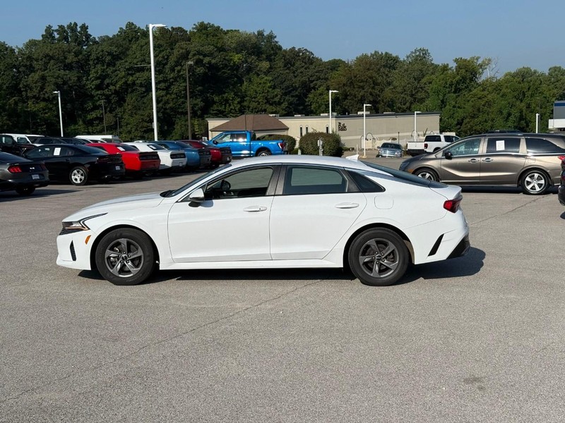 Kia K5 Vehicle Image 03