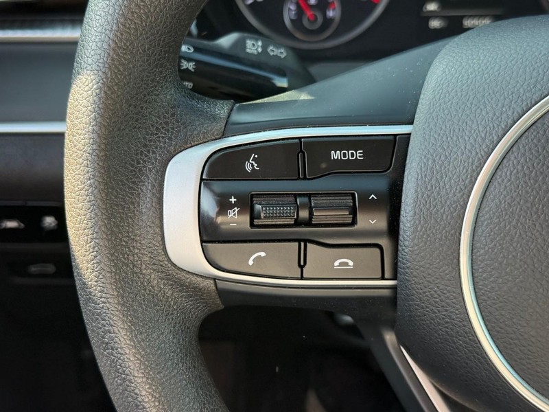 Kia K5 Vehicle Image 19