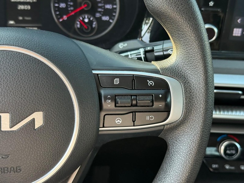 Kia K5 Vehicle Image 20