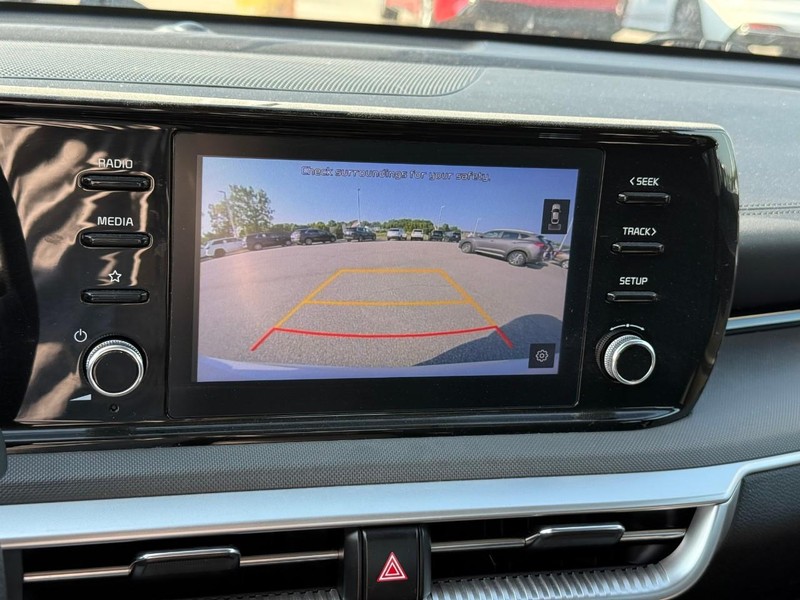 Kia K5 Vehicle Image 23