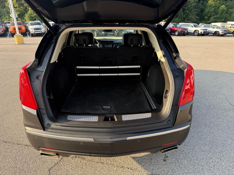 Cadillac XT5 Vehicle Image 08