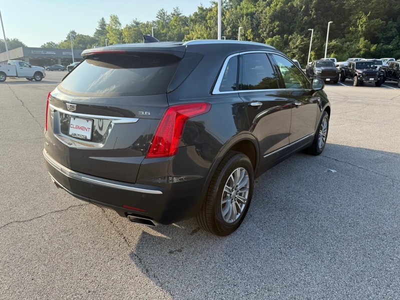 Cadillac XT5 Vehicle Image 11