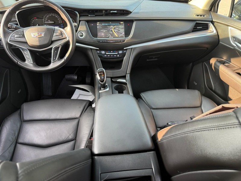 Cadillac XT5 Vehicle Image 15