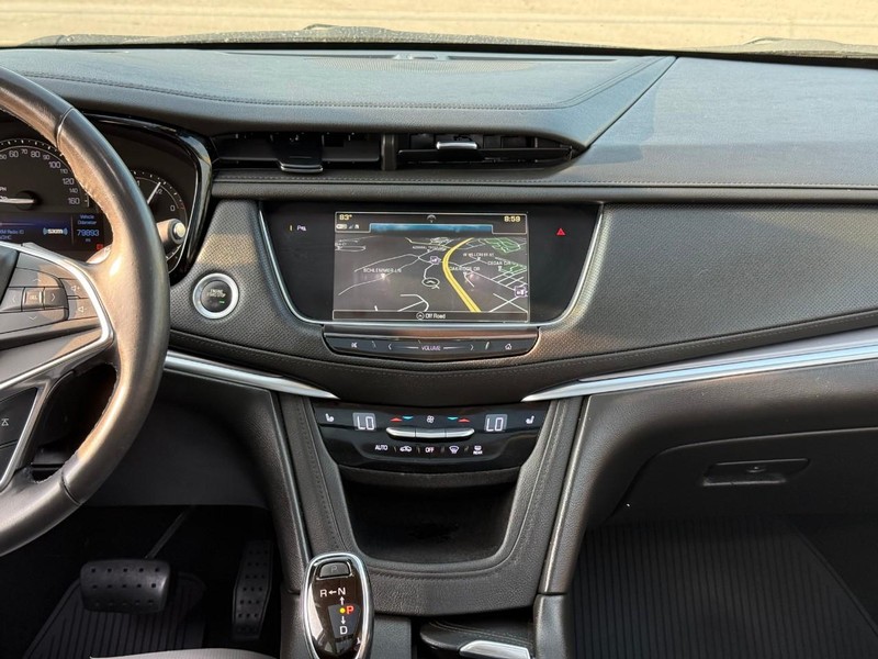 Cadillac XT5 Vehicle Image 17