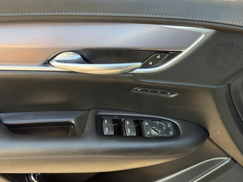 Cadillac XT5 Vehicle Image 19