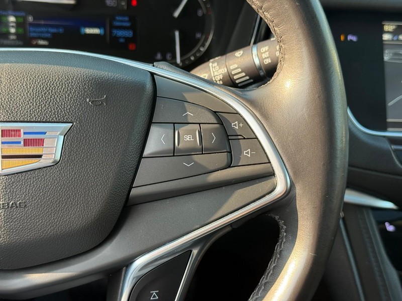 Cadillac XT5 Vehicle Image 24