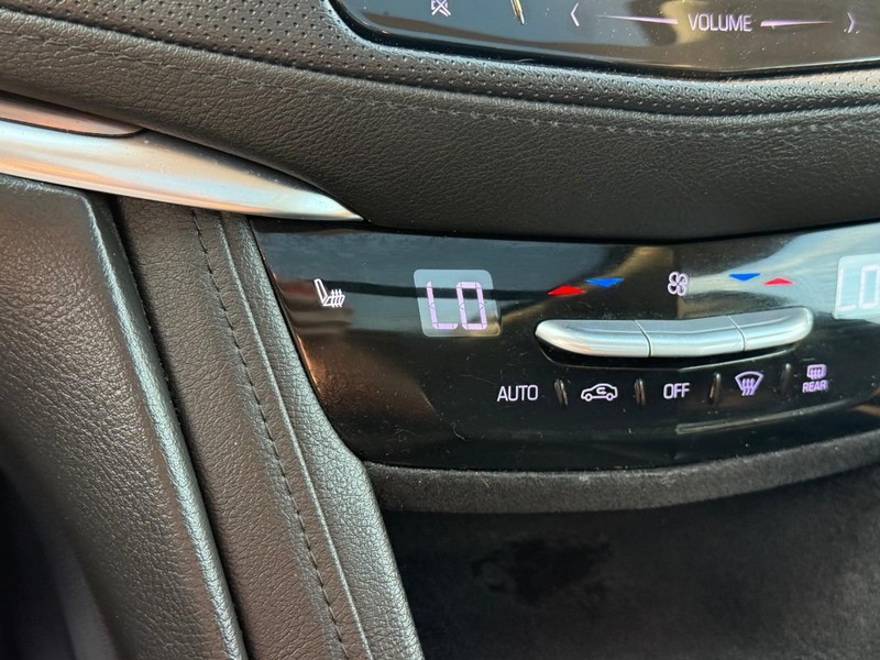 Cadillac XT5 Vehicle Image 27