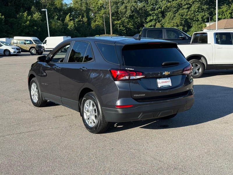 Chevrolet Equinox Vehicle Image 04