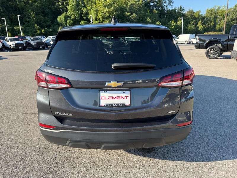 Chevrolet Equinox Vehicle Image 09