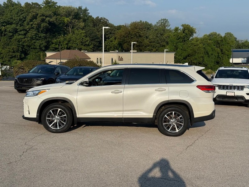 Toyota Highlander Vehicle Image 03