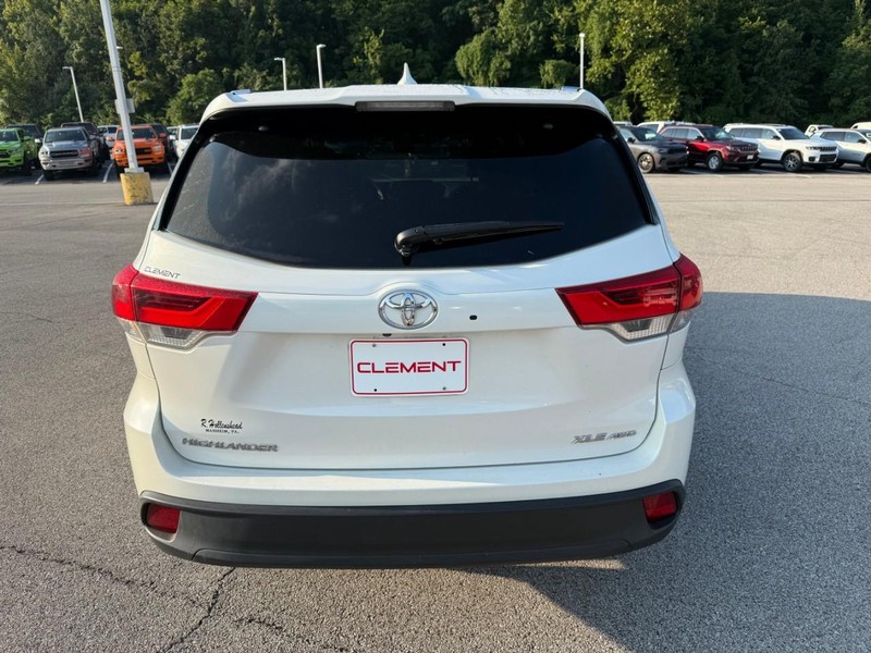 Toyota Highlander Vehicle Image 09