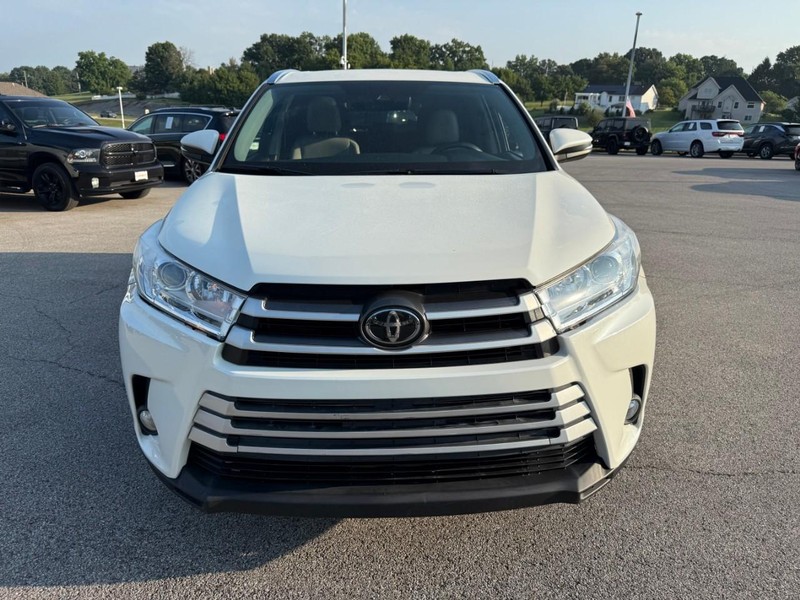 Toyota Highlander Vehicle Image 13