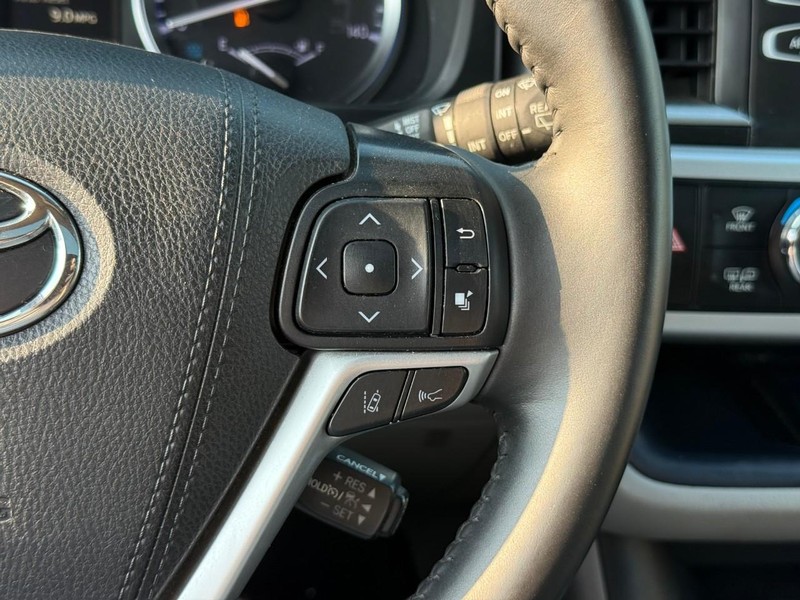 Toyota Highlander Vehicle Image 26