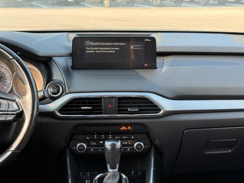 Mazda CX-9 Vehicle Image 17