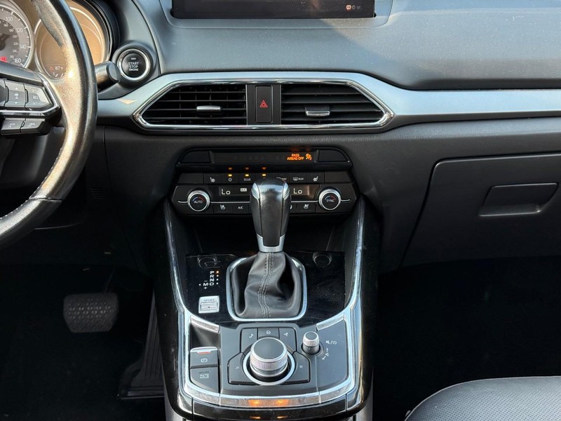 Mazda CX-9 Vehicle Image 18