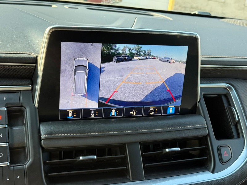 GMC Yukon Vehicle Image 15