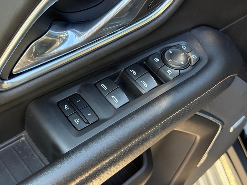 GMC Yukon Vehicle Image 25
