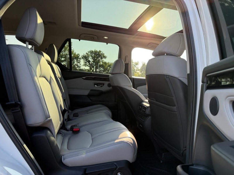 Honda Pilot Vehicle Image 14