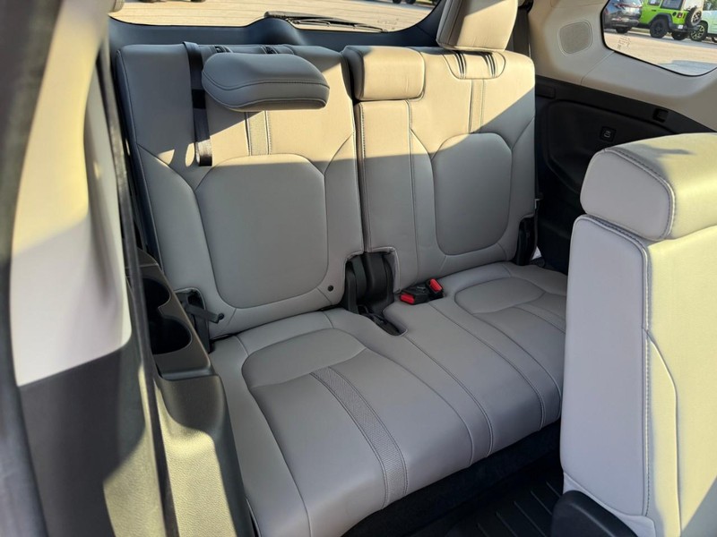 Honda Pilot Vehicle Image 15