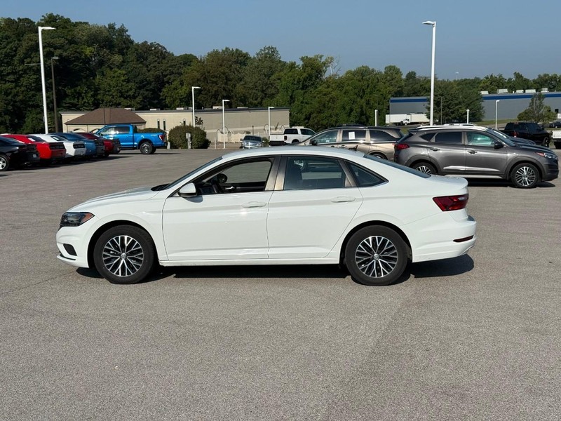Volkswagen Jetta Vehicle Image 03