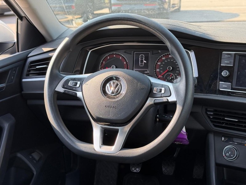 Volkswagen Jetta Vehicle Image 15