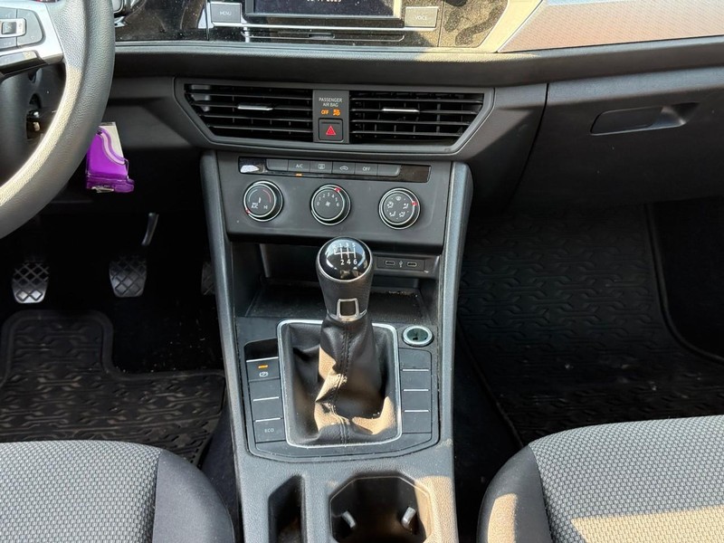 Volkswagen Jetta Vehicle Image 17