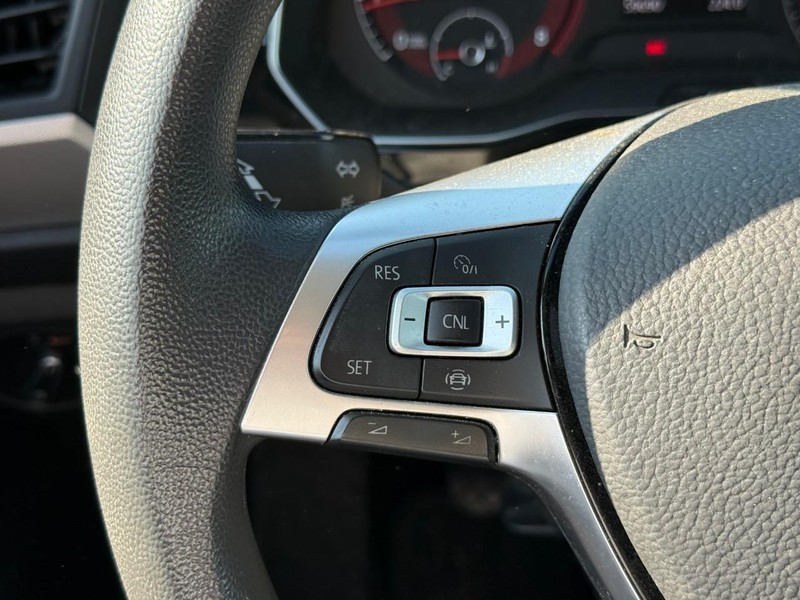 Volkswagen Jetta Vehicle Image 21