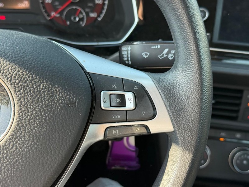 Volkswagen Jetta Vehicle Image 22