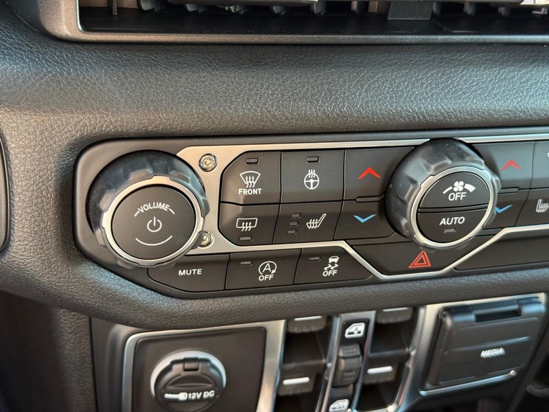 Jeep Wrangler Vehicle Image 18