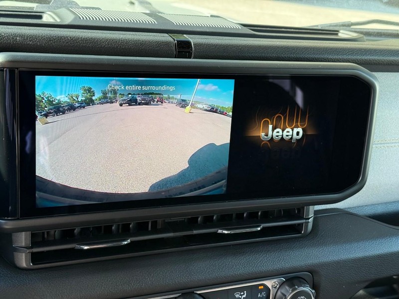 Jeep Wrangler Vehicle Image 19