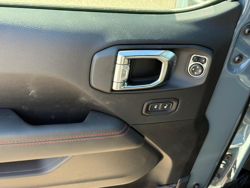 Jeep Wrangler Vehicle Image 13