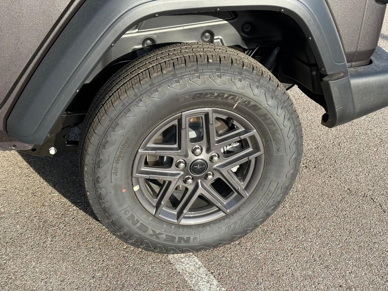 Jeep Wrangler Vehicle Image 05