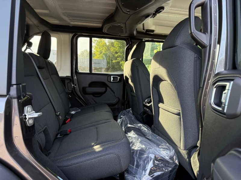 Jeep Wrangler Vehicle Image 07