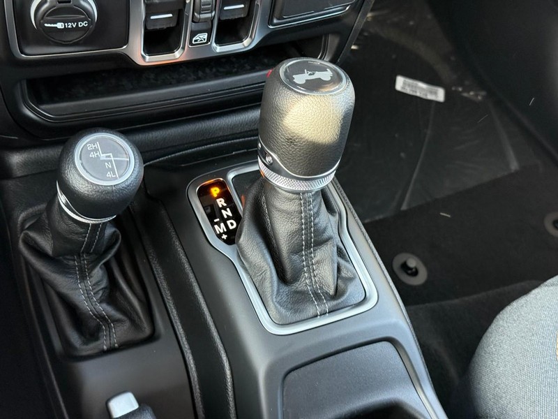 Jeep Wrangler Vehicle Image 18
