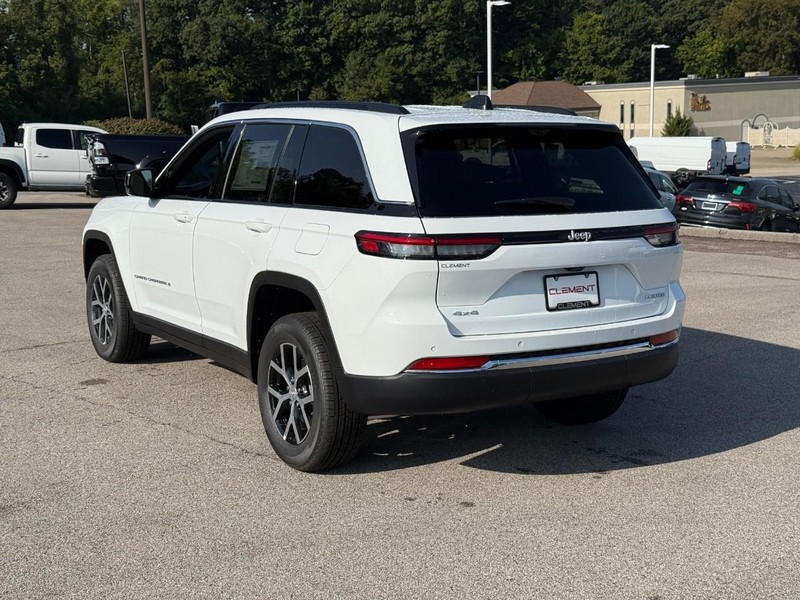 Jeep Grand Cherokee Vehicle Image 04