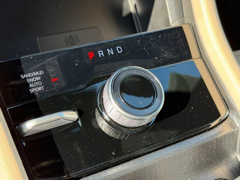 Jeep Grand Cherokee Vehicle Image 19