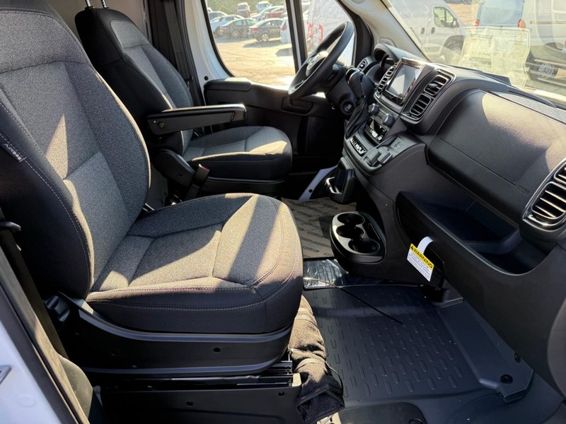 Ram ProMaster Cargo Van Vehicle Image 08