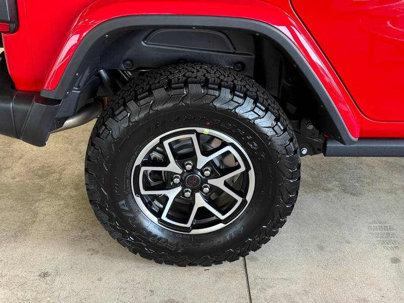 Jeep Wrangler Vehicle Image 04